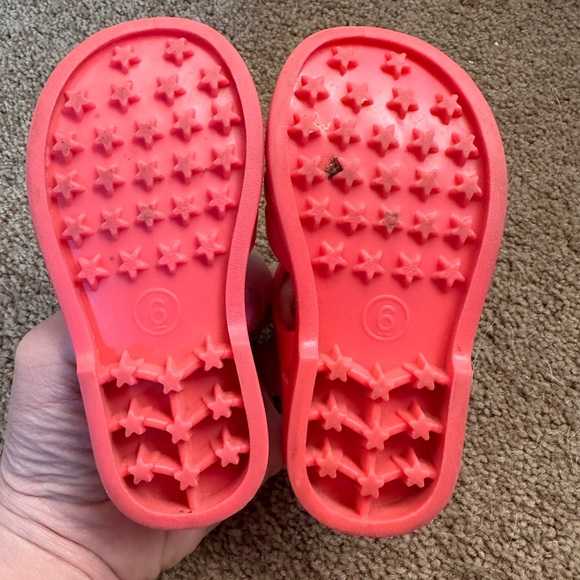 S/2 Toddler Jellies Gap & Cat & Jack - Size 6 - Picture 5 of 5